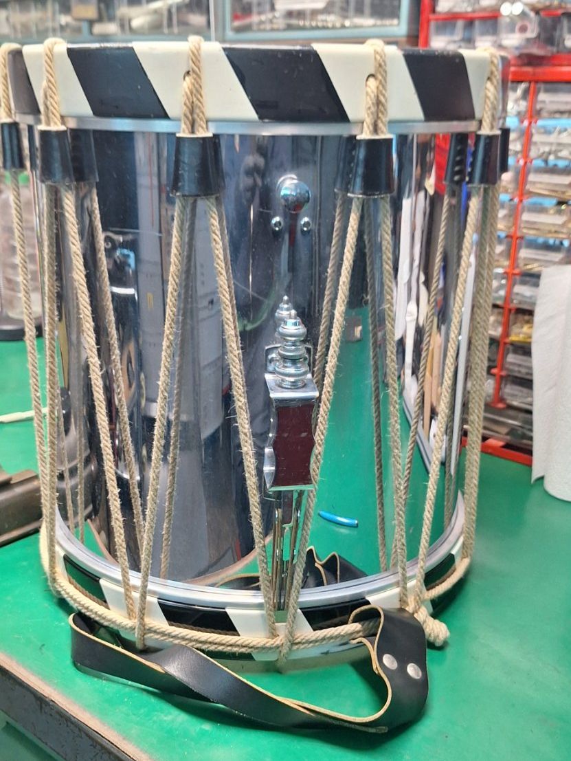 Basler Strumenti musicali: Basler Trommel mit Schutzhülle. – Usato da Basel venduto da Meggesflomi 2