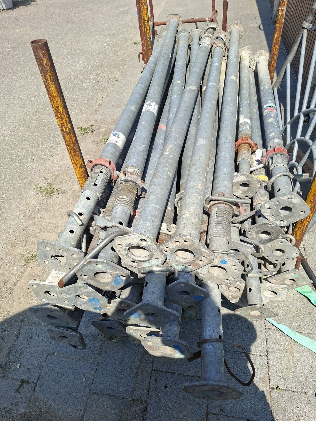 Adria Tous les outils: Stützen Stahl  – D'occasion à Schötz par Dachs1234 1
