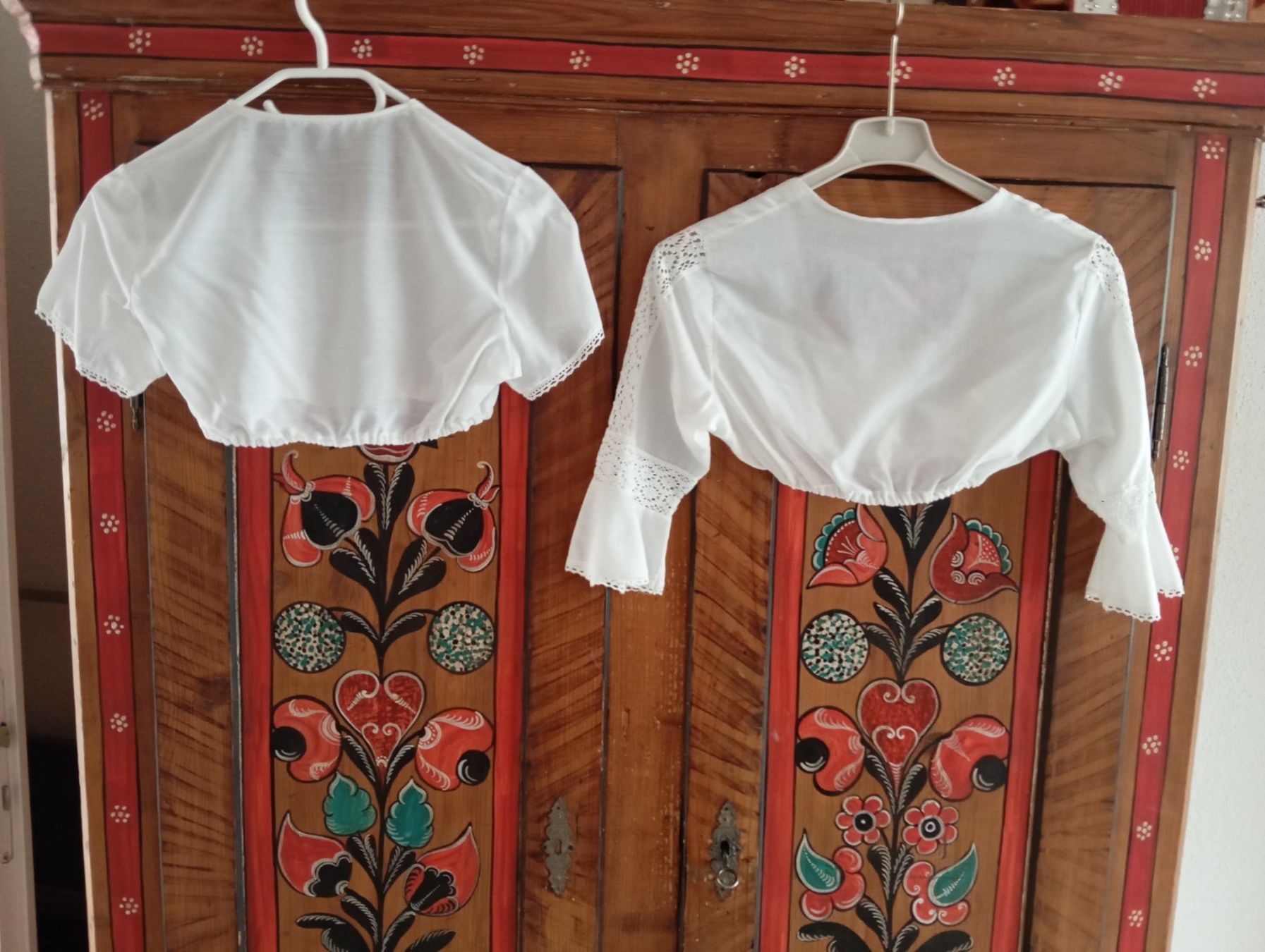Kostüme: Original Wurzer Dirndl Grösse 36 mit zwei Blusen. – Gebraucht aus Oberägeri von baerghuus 7