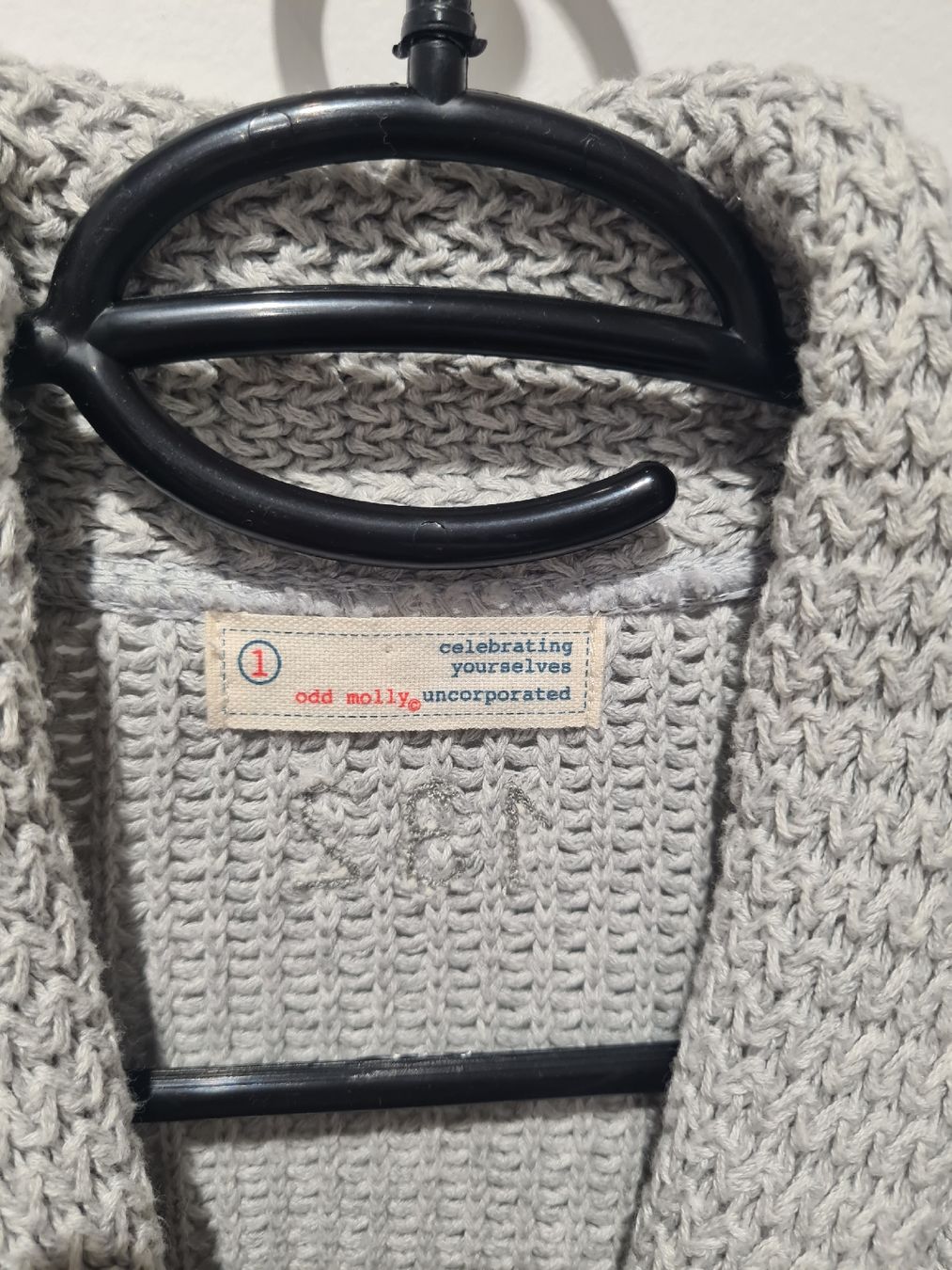 Odd Molly Giacche: Odd Molly Strickjacke, grau, Gr. 1, neuwertig – Usato da Adligenswil venduto da FriedasWelt 1