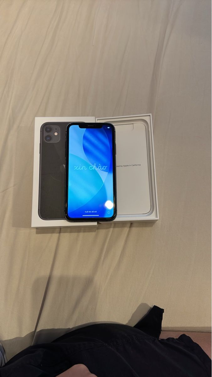 Apple Telefoni cellulari / Smartphones: iPhone 11 schwarz – Usato da Winterthur venduto da per_7vs7