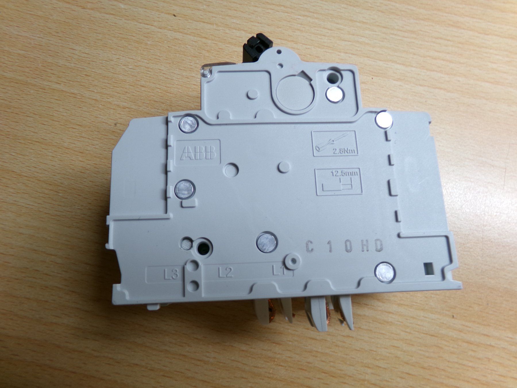 ABB Interruttori: LS L+N C10 ABB-smissline-S – Usato da Hombrechtikon venduto da Maloev17 2