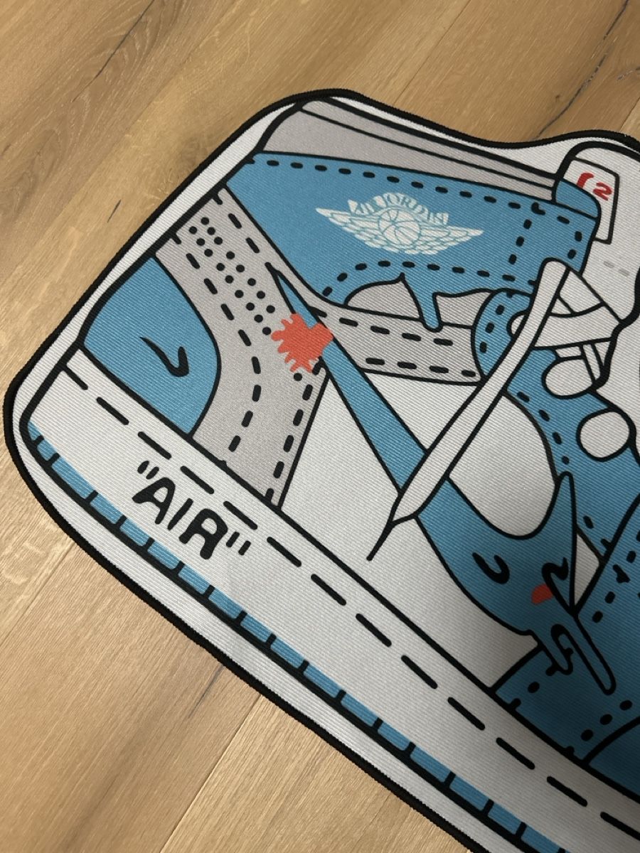 Bodenmatten: Coole Sneaker Teppich Matte - Off White - Air Jordan – Neu und originalverpackt aus Trimmis von Subburbia 1