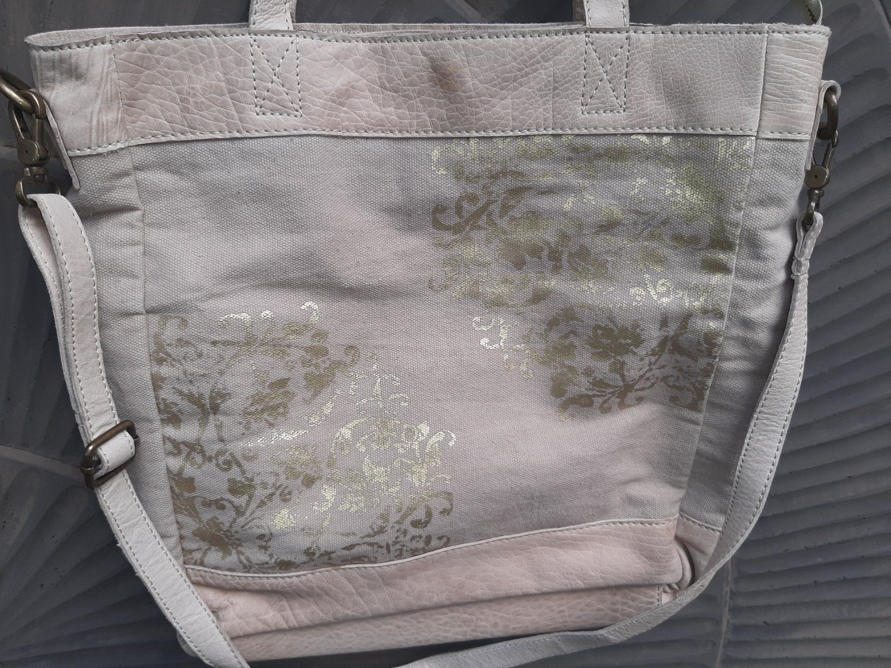 Nile Borse: Schöne Nile Tasche mit echt Leder – Usato da Bern venduto da Preloved_NILE_4.Sale