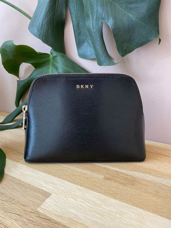 schwarze DKNY Kosmetiktasche