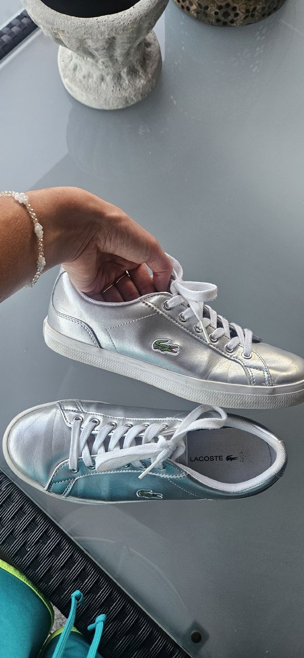 Lacoste Scarpe da donna: Lacoste Sneaker silber Damen Grösse 37 – Usato da Zwingen venduto da nad_8s59