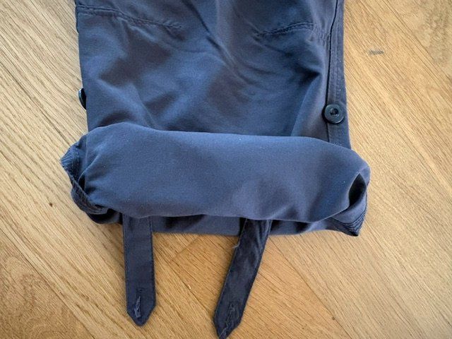 Lotti di vestiti: Regenhose Gr.164 und Freizeithosen Gr.36-38 – Usato da Zürich venduto da Sonnenblume_65 2
