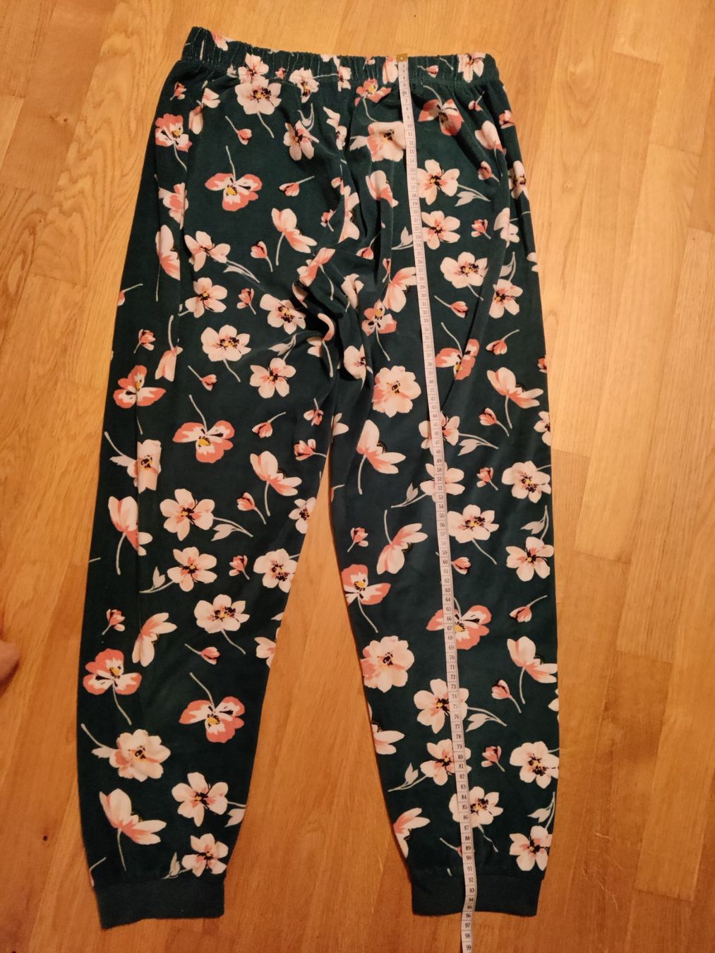 Negligees & Pigiami: Gemütlicher Pyjama mit Blumenmuster - M – Usato da Schönenwerd venduto da sal_75dx 7