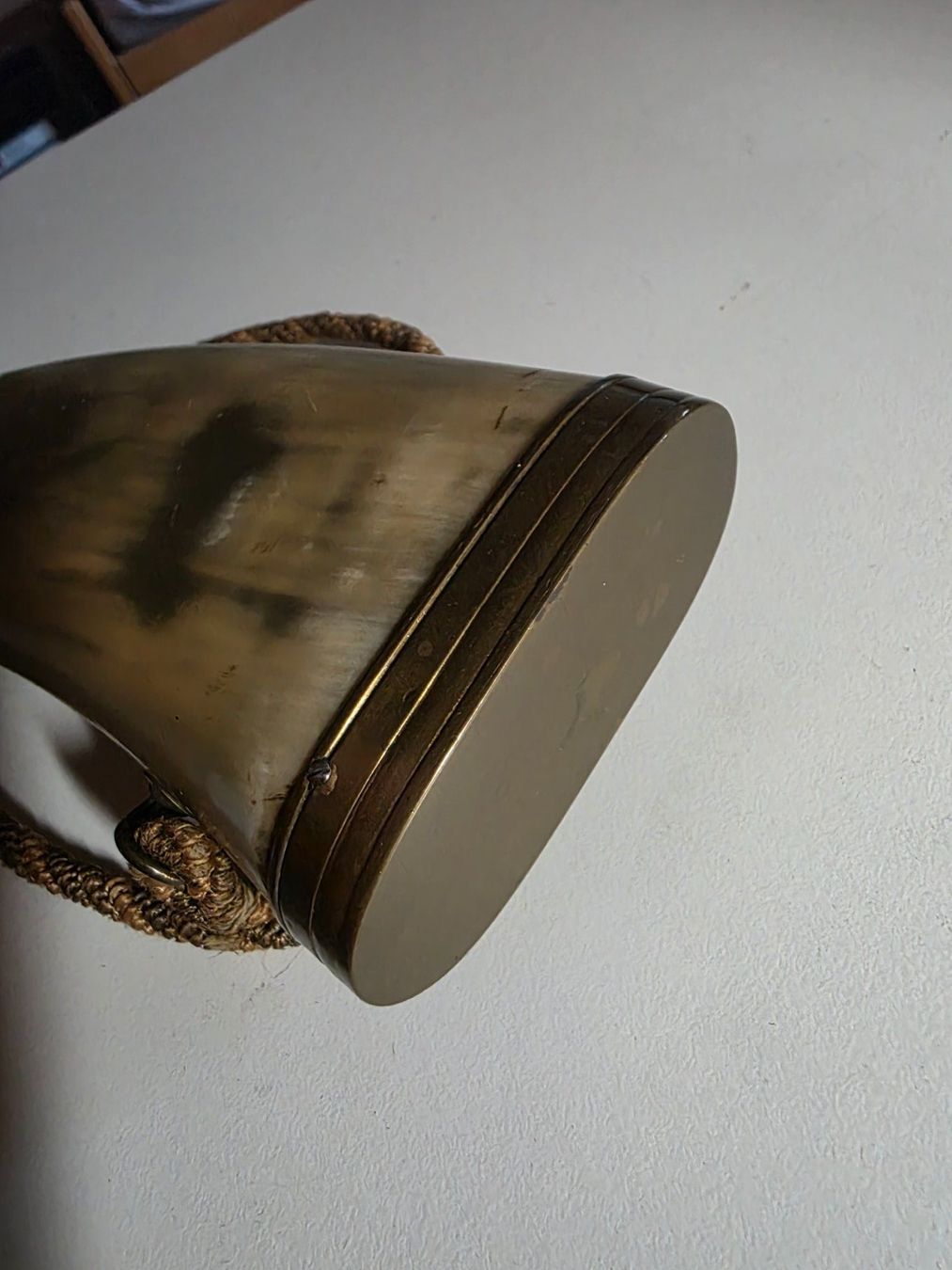 Bottiglie: antikes Pulverhorn Horn 27 cm – Usato da Walterswil BE venduto da Lonitti 2