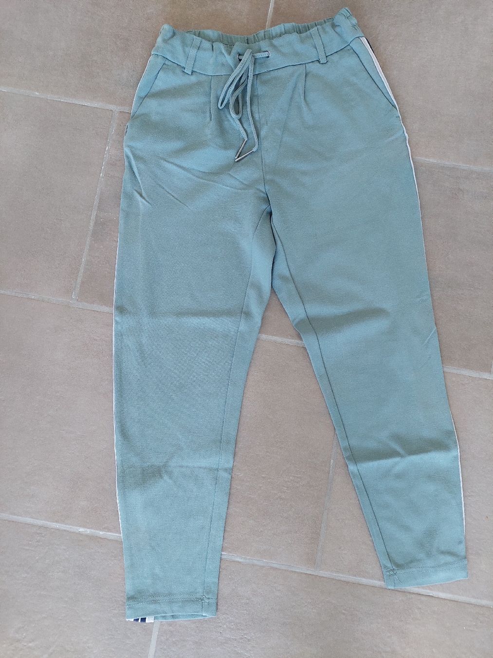 Only Pantaloni: Only Hosen Gr.XS – Usato da Flurlingen venduto da Atea8