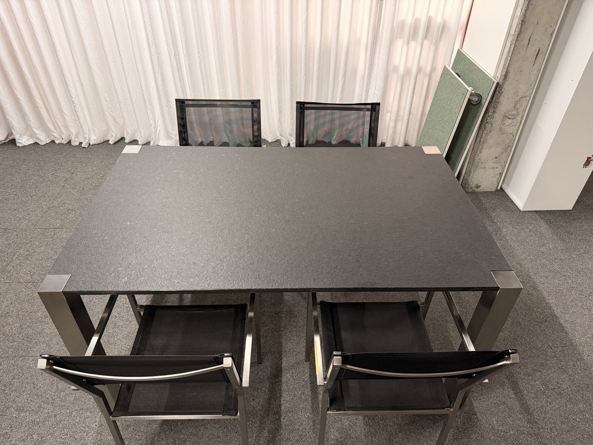 Gloster Set de table et chaises: Granit Tisch mit Stühle Gloster  – D'occasion à Luzern par Emelie77 1