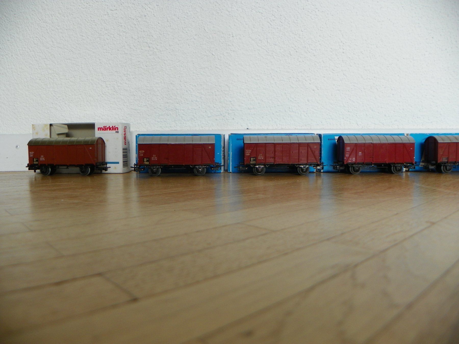Märklin Modellini di ferrovie: 40 Stück gebrauchte Märklin Güterwagen H0 – Usato da Kriens venduto da mel_r9w8 5