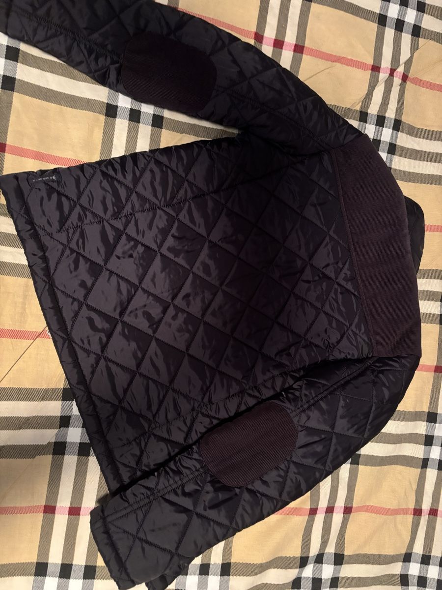 Giacche & Cappotti: Armani Junior Steppjacke, Gr. 10A, Top Zustand! – Usato da Rüti ZH venduto da Crystal_Bloom 4