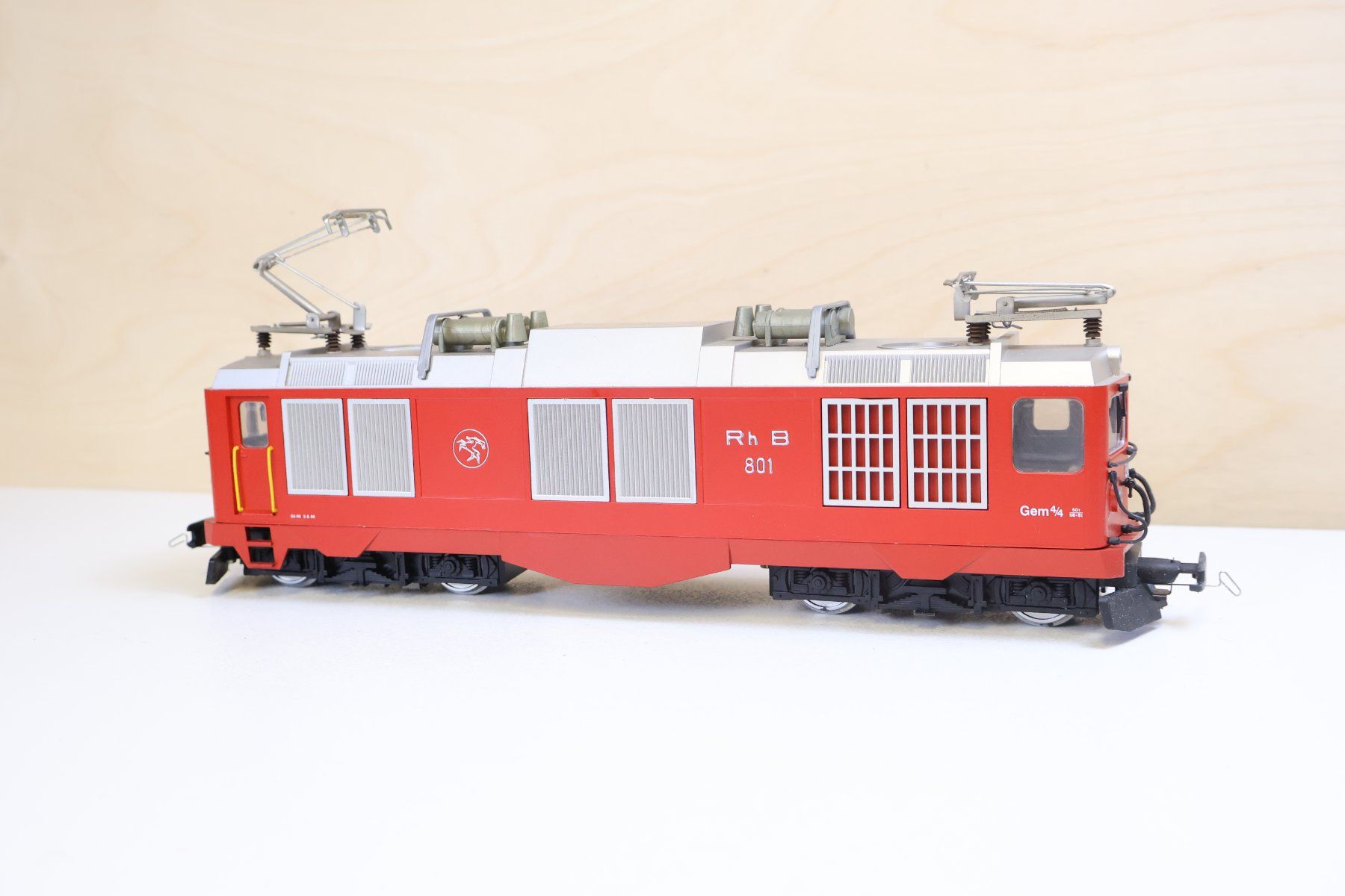 Fama Modellini di ferrovie: FAMA Alpenbahn RhB 9560 Gem 4/4 E-Lok - 0m – Usato da Winterthur venduto da Monstera 3