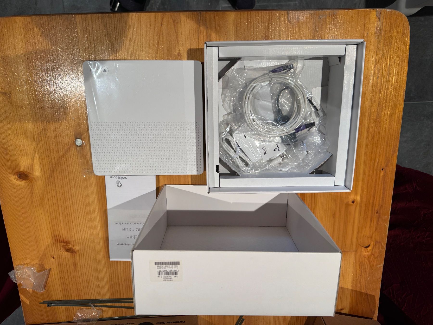 Swisscom Modems & Router: Neue Internetbox (Router) standard Swisscom – Gebraucht aus Arisdorf von imbeck 3