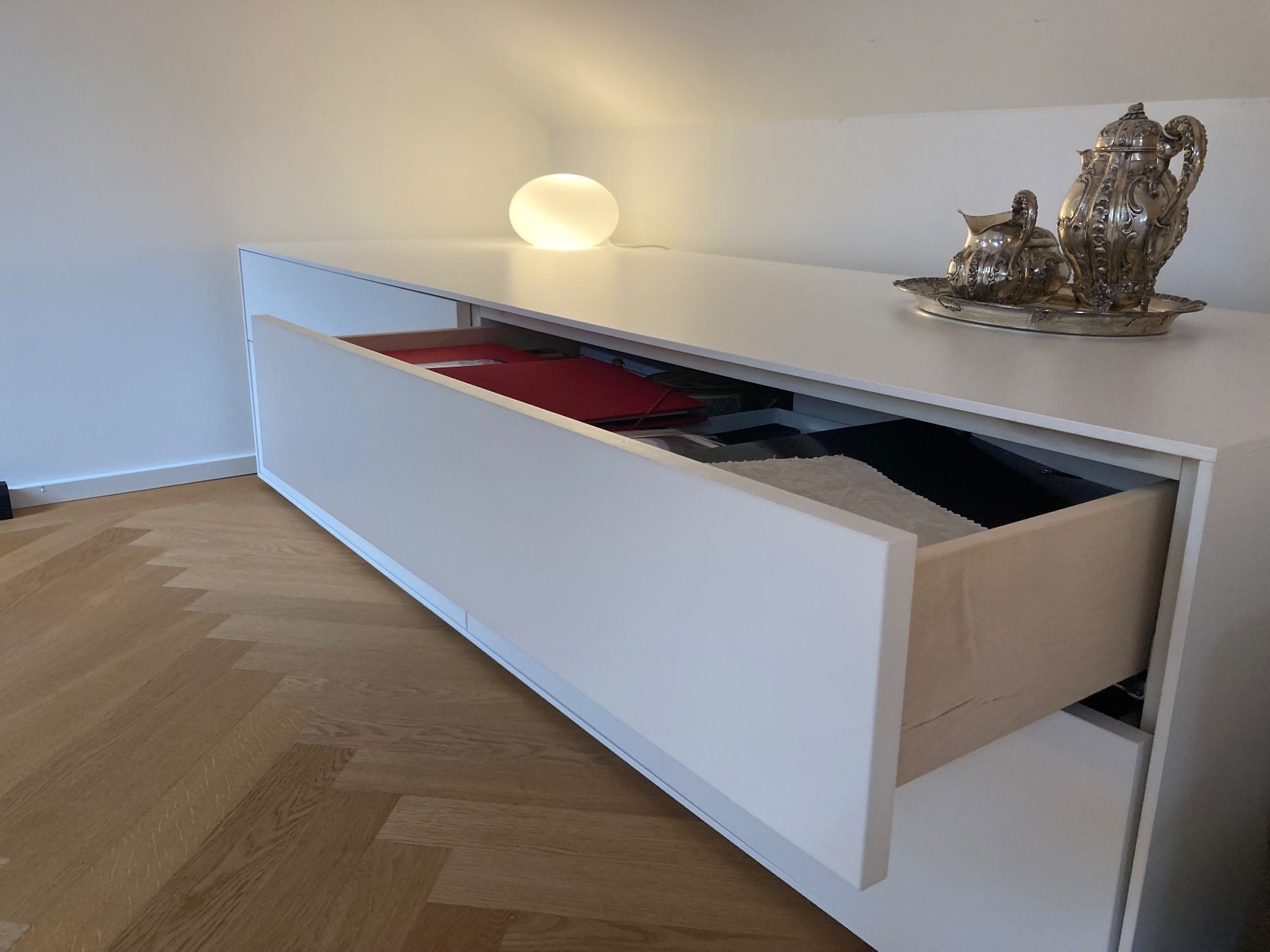 Kommoden: SCHUBLADENMÖBEL / LOW SIDEBOARD – Gebraucht aus Edlibach von SELECTION-26 1