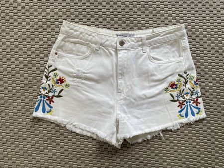 Zara kurze Jeans Shorts, Gr. 38