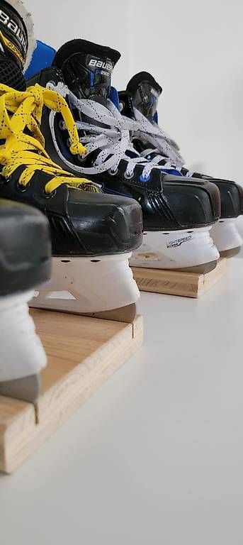 Guardaroba: Schlittschuh Brett , Schliffschuh Brättli – Usato da Hägendorf venduto da Marco24 2