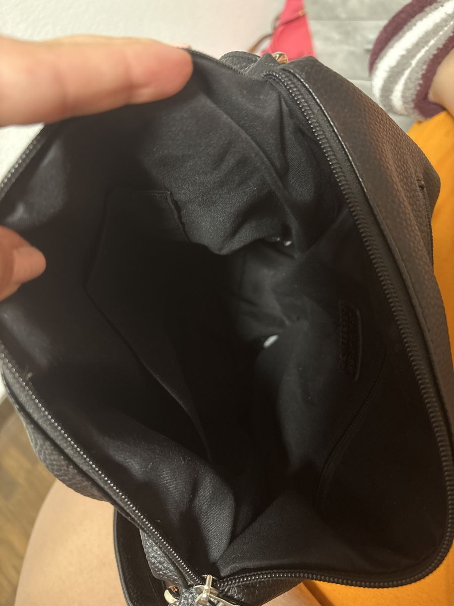 Borse da donna: Schwarze Handtasche/Rucksack aus Kunstleder – Usato da Volketswil venduto da Jenni1996 3