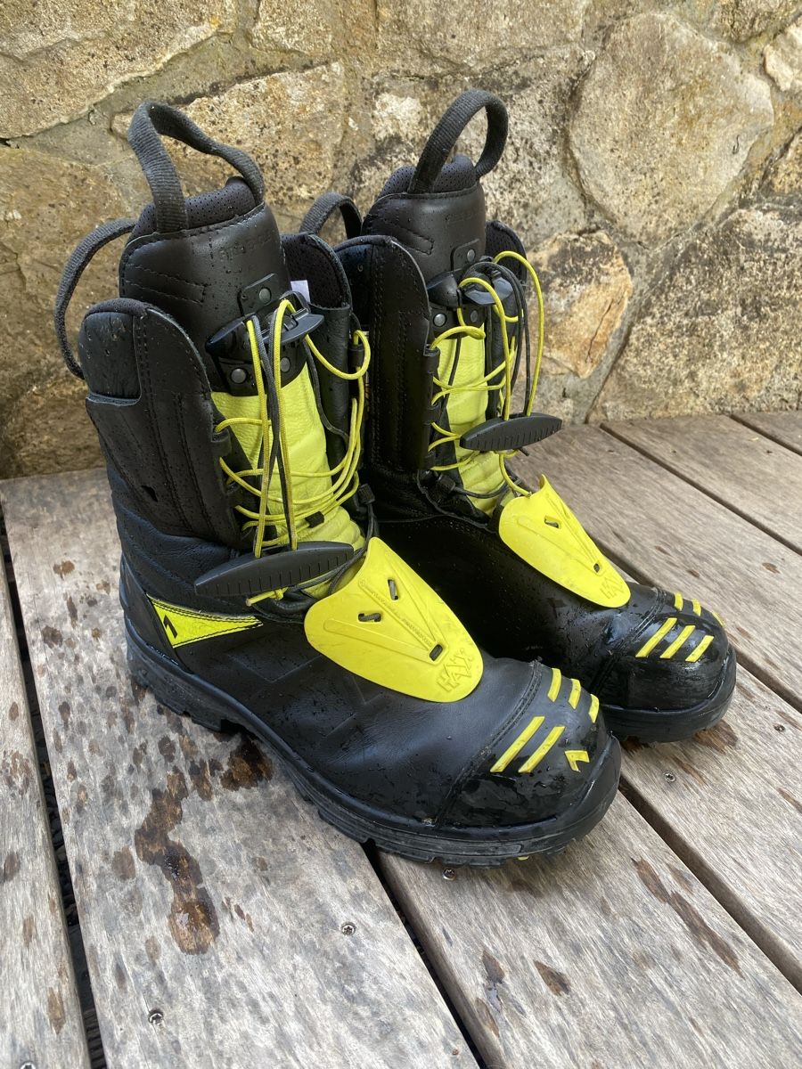 Haix Chaussures hommes: HAIX Fire Eagle - Sportlich leichter Feuerwehrstiefel – D'occasion à Zürich par sam_65np
