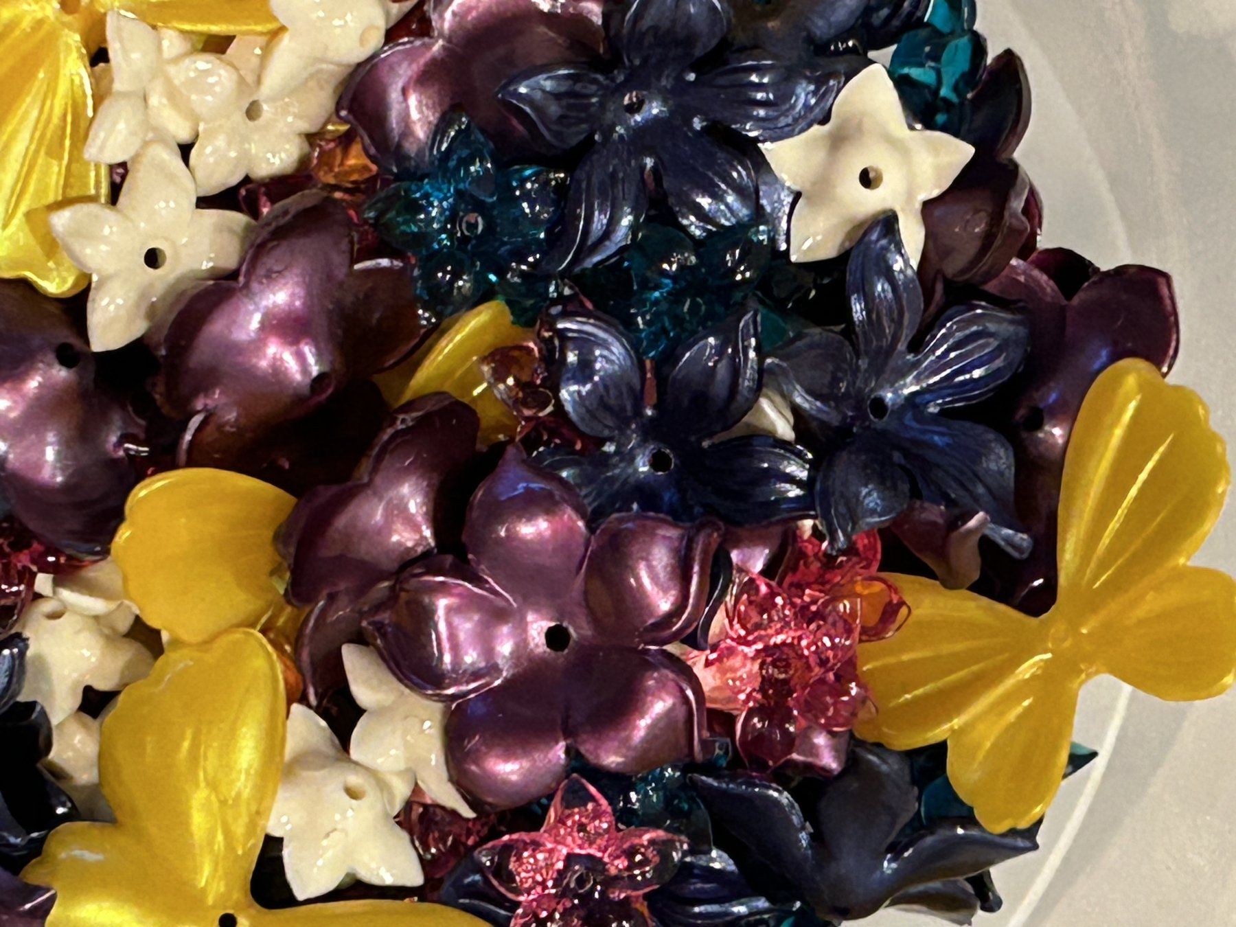 Perle (finte): Schmetterlinge und Blumen – Usato da Neukirch-Egnach venduto da Phion 7