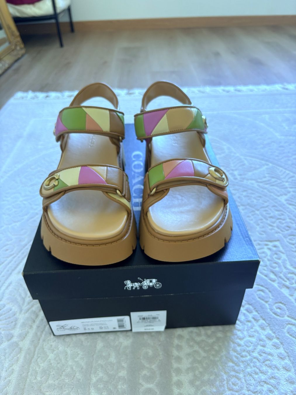 Coach Chaussures femmes: COACH BRYNN PLATFORM SANDALS – D'occasion à Zürich par jen_2b9j 1