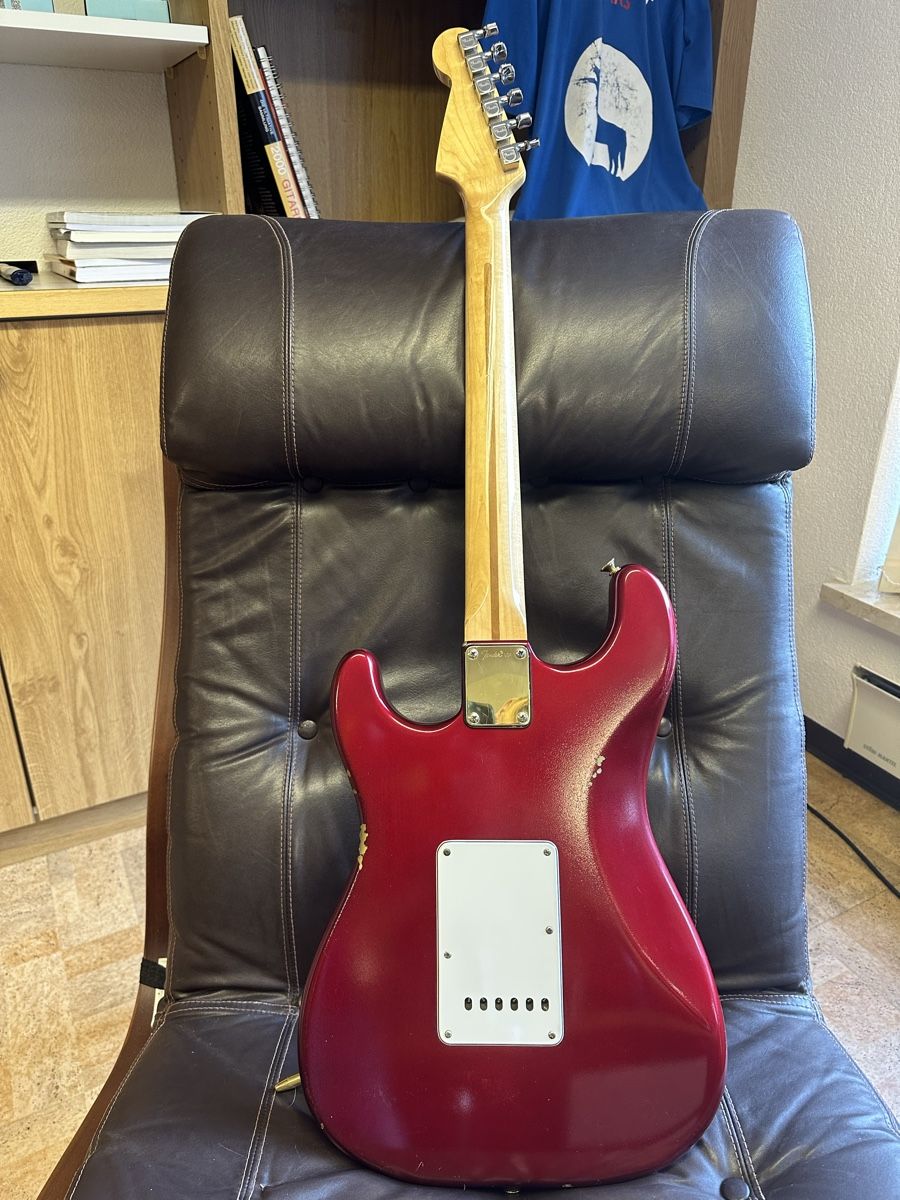 Fender Strumenti musicali: Fender "The Strat" 1982 inkl. Koffer – Usato da Tschierv venduto da Screamingwolfguitars 3