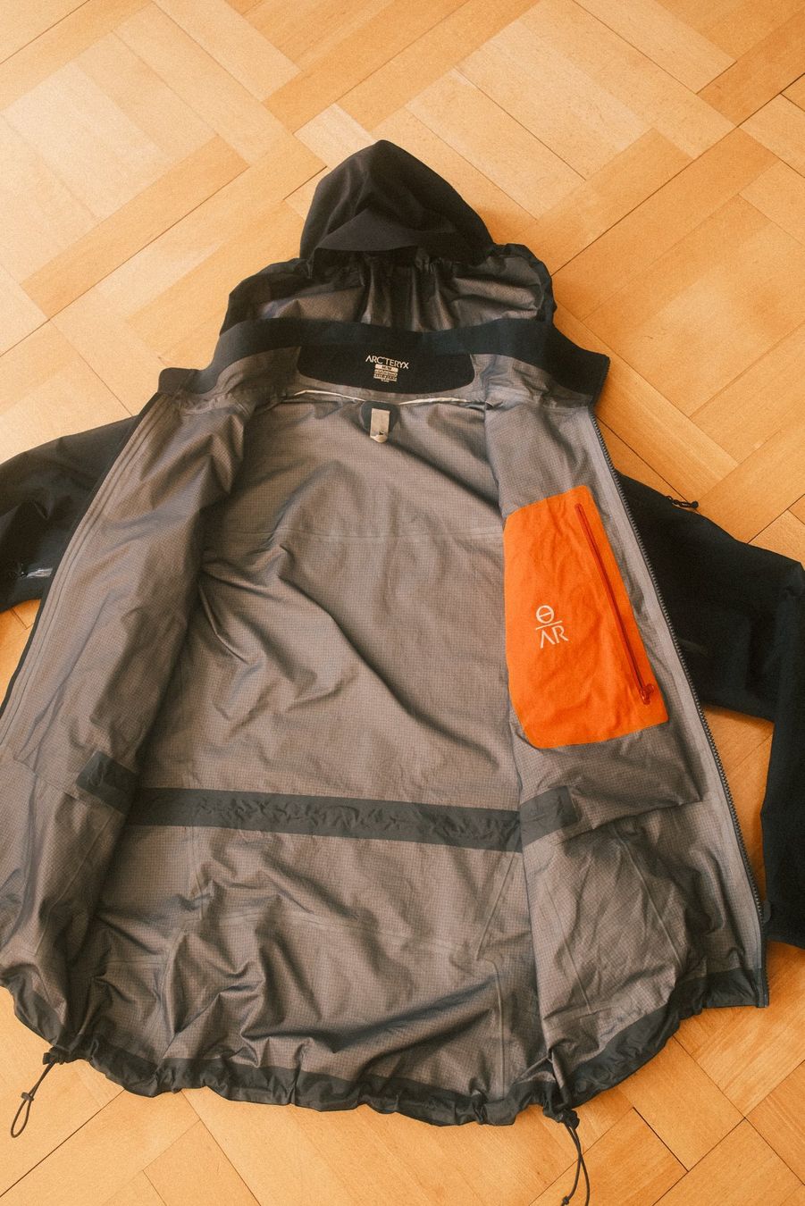 Arcteryx Jacken: Arc’teryx Regenjacke M – Gebraucht aus Bern von BACA_92 1