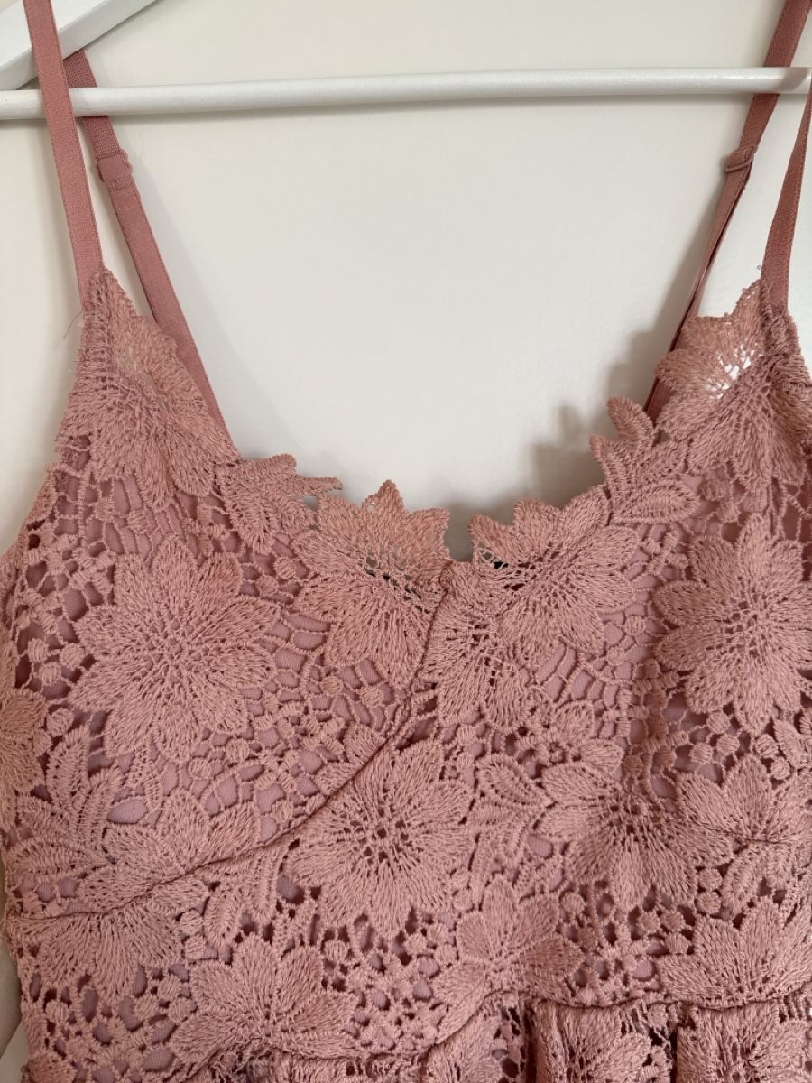 Vero Moda Kleider: Jolie robe rose Vero Moda  – Gebraucht aus Crassier von GGblue23515 2