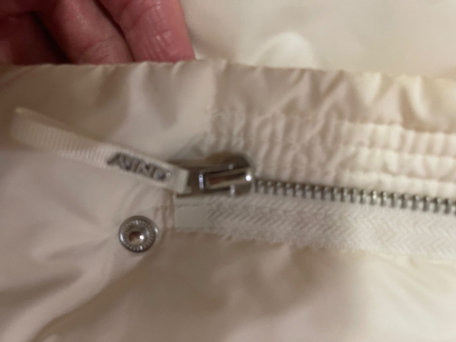Only Gilets & Westen: ONLY Daunenweste Grösse S beige Winter warm – Neu (gemäss Beschreibung) aus Rüschlikon von Lajniii 6