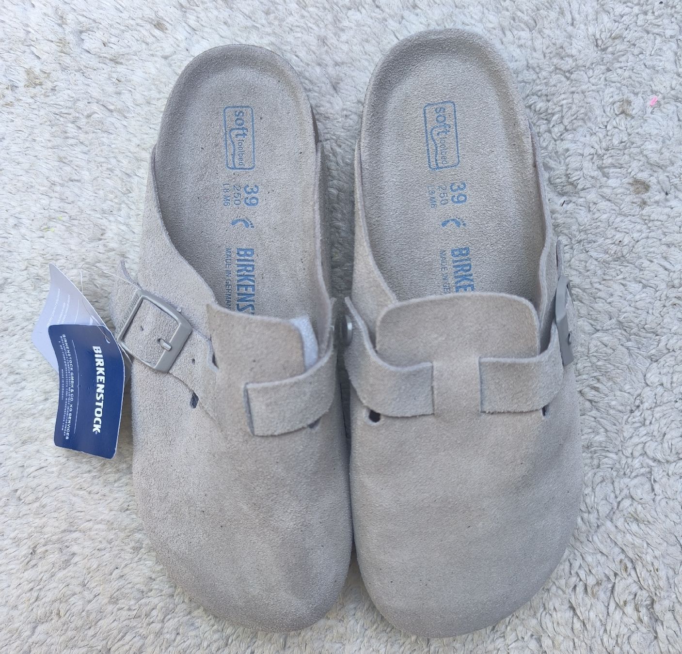 Birkenstock Scarpe da donna: Ungetragene Pantoletten / Mules / Clogs – Grösse 39 – Nuovo e nell'imballaggio originale da Péry venduto da 1000y. 1