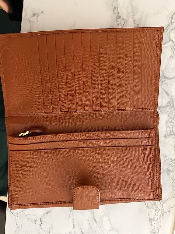 Portamonete: Prada Portemonnaie in Kupfer – Usato da Rümlang venduto da NeomiM 2