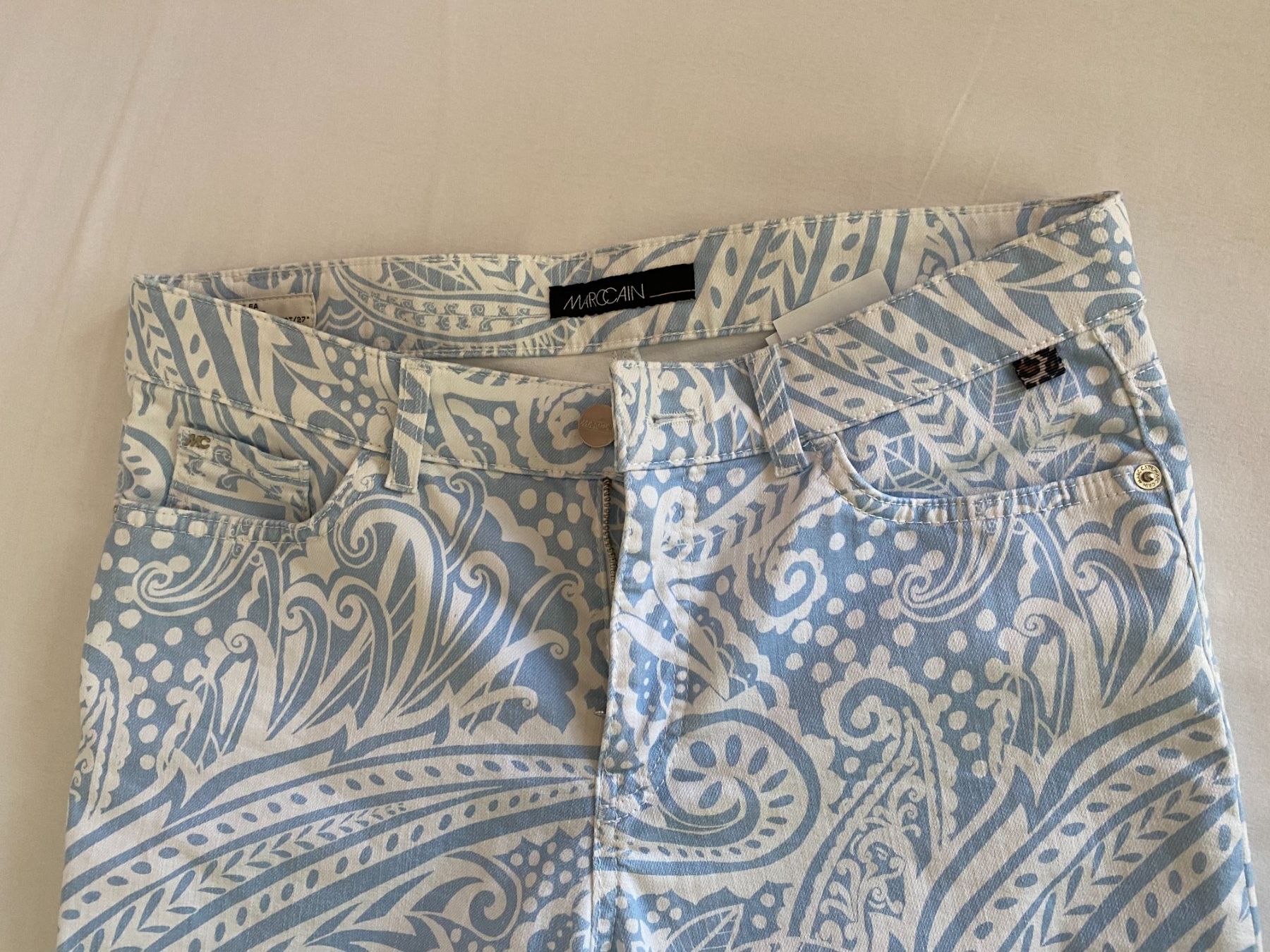Marc Cain Jeans: Stretch 7/8 Damenhose MARC CAIN  Gr. 38 hellblau kl. Flecken – Usato da Niederrohrdorf venduto da park5 2