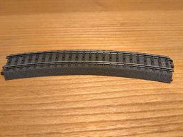 1 Stück Märklin 24224 Weichengegenbogen R2 437,5mm/24,3°