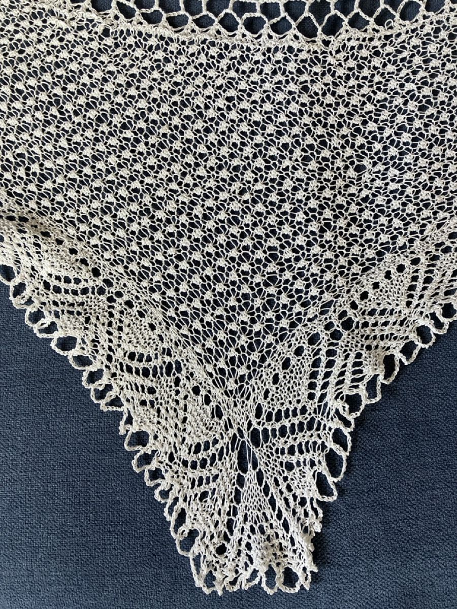 Foulard & Sciarpe: Trachtenbuch – Usato da Benken ZH venduto da Manuela035 1