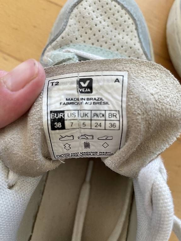 Veja Chaussures femmes: Veja Sneakers Grösse 38 – D'occasion à Winterthur par Veman 2