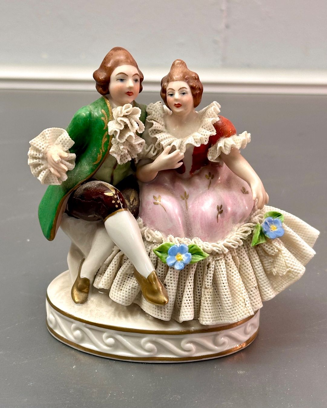 PORZELLAN FIGUR “DRESDEN” AB 1.-!!! (Gebraucht) in Zürich für CHF 12 – nur Abholung auf Ricardo kaufen