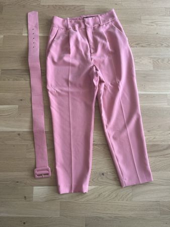 Hose rosa mit Gurt Grösse M neuwertig