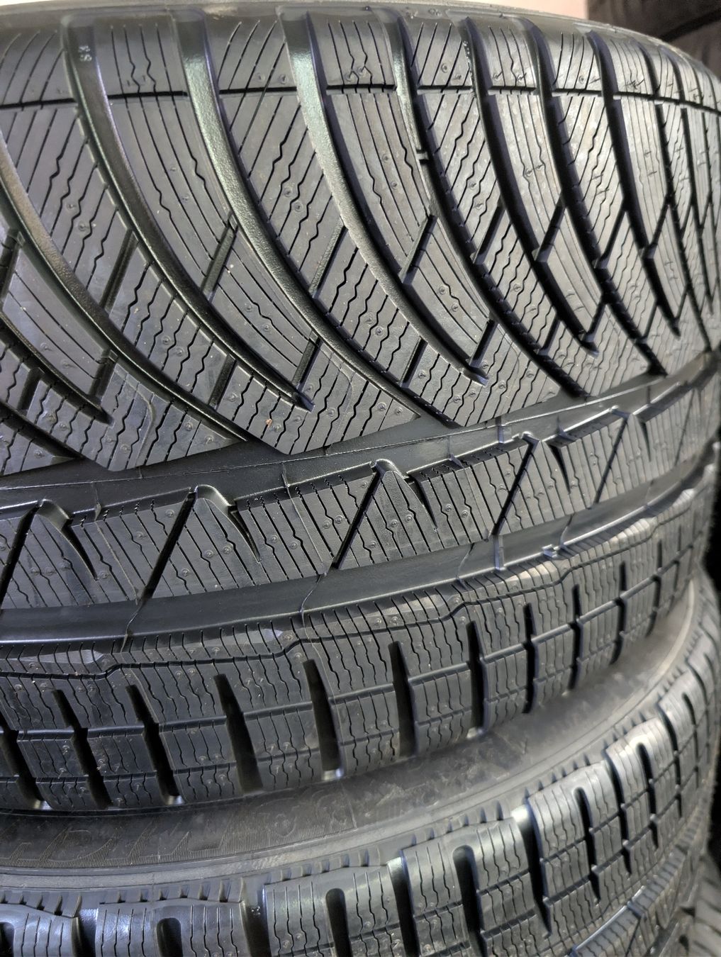 Michelin Pneus & Roues: Winterreifen  – Neuf avec emballage d'origine à Dürrenäsch par Pneu-Idris 1