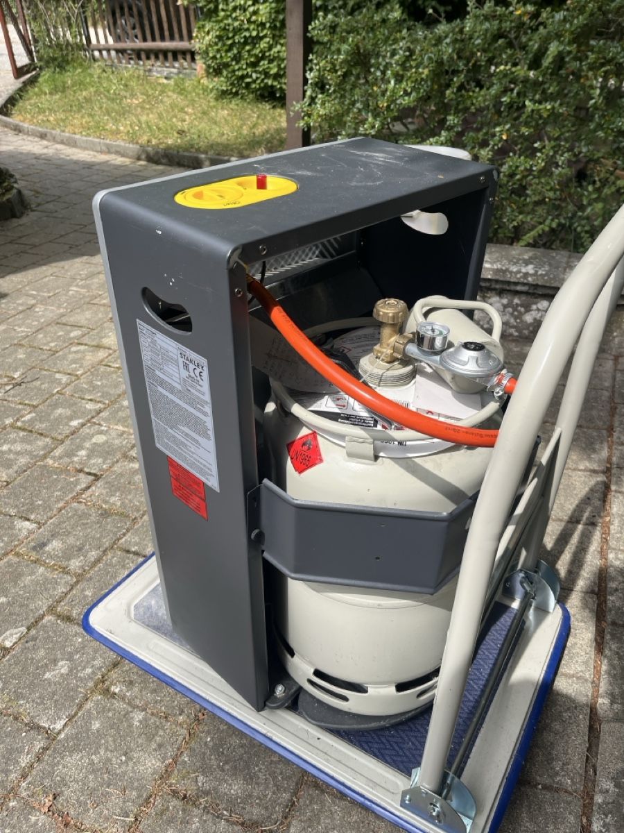 Stanley Radiatori: Stanley Gasheizer mitFlasche guter Zustand – Usato da Rodersdorf venduto da julxsch 1