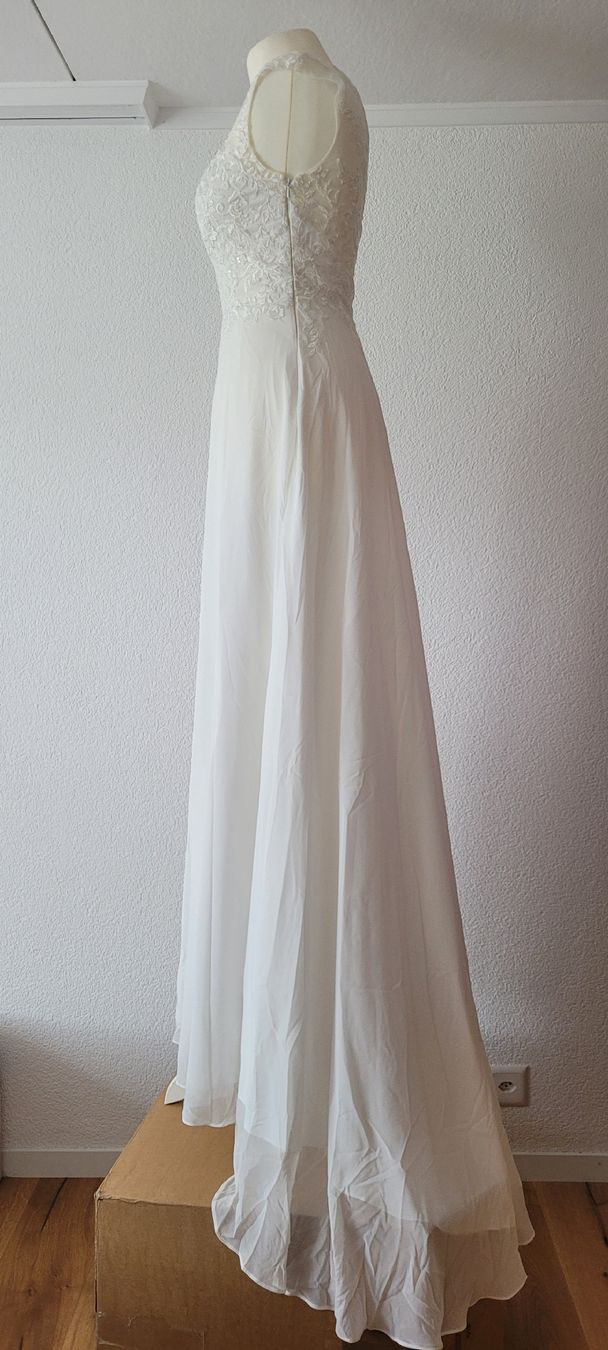 Kleider: traumhaft schönes Brautkleid mit Schleppe  – Gebraucht aus Herisau von Yyyoga 3