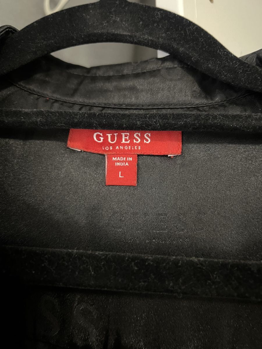 Guess Camicette: Guess Seidenbluse Gr. L schwarz Allover-Logo elegant – Nuovo e nell'imballaggio originale da Uzwil venduto da XAriiX 2