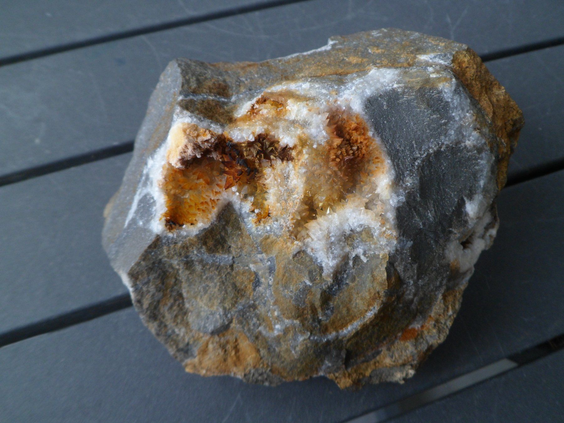 Minerali & Pietre curative: Calcitkristalle Schweiz selten. – Usato da Affoltern am Albis venduto da Fossil60