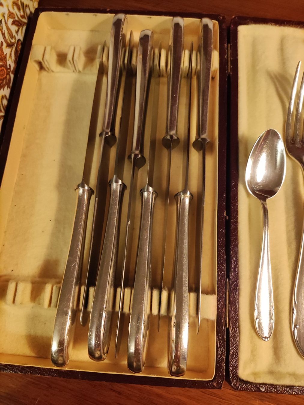 Set di posate: Besteckboxen inkl.  Besteck 36 Teile versilbert – Usato da Solothurn venduto da Csw1 1