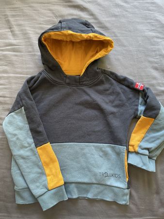 Trollkids Hoodie Gr. 116, Kapuzenpullover, Top Zustand!