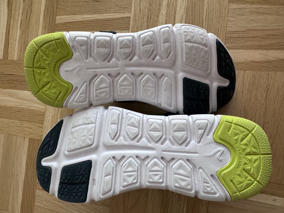 Decathlon Schuhe für Jungen: Hallenschuhe Newfeel Grösse 30 – Gebraucht aus St. Gallen von kara_24 5