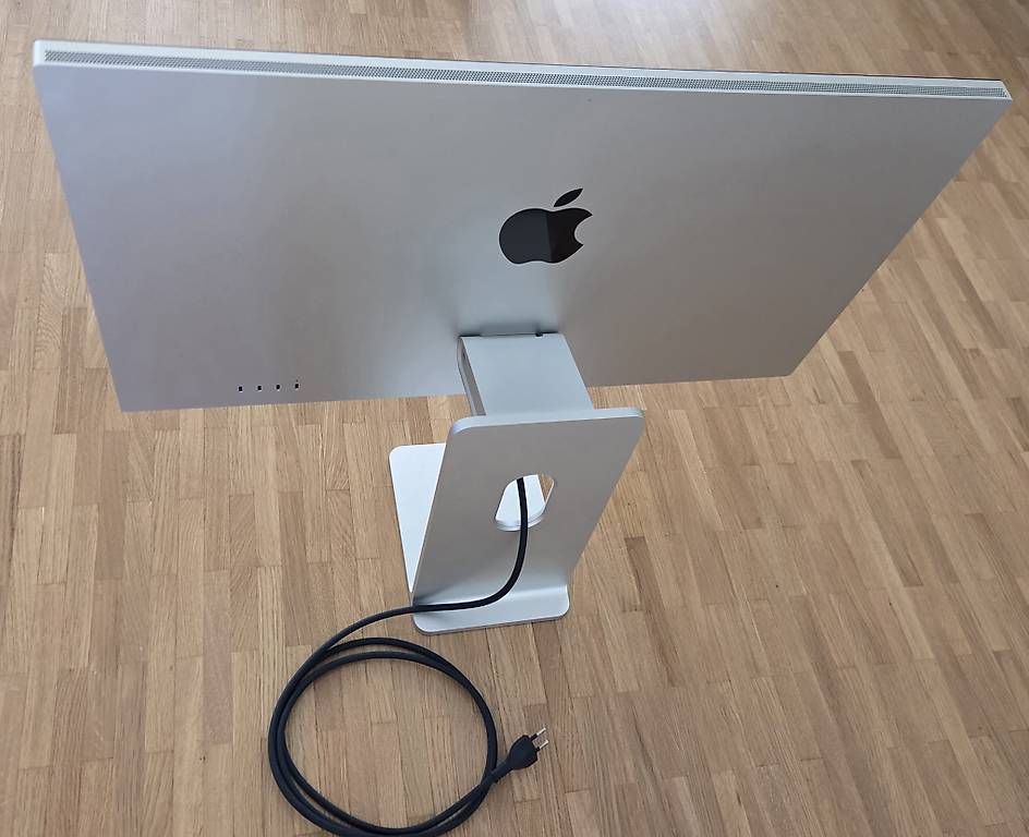Ecrans: Apple Studio Display 27"  höhenverstellbar  – D'occasion à Zürich par zor_grs5 2