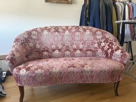 Vintage Sofa / 2-Sitzer – Rosa Samt mit floralem Muster
