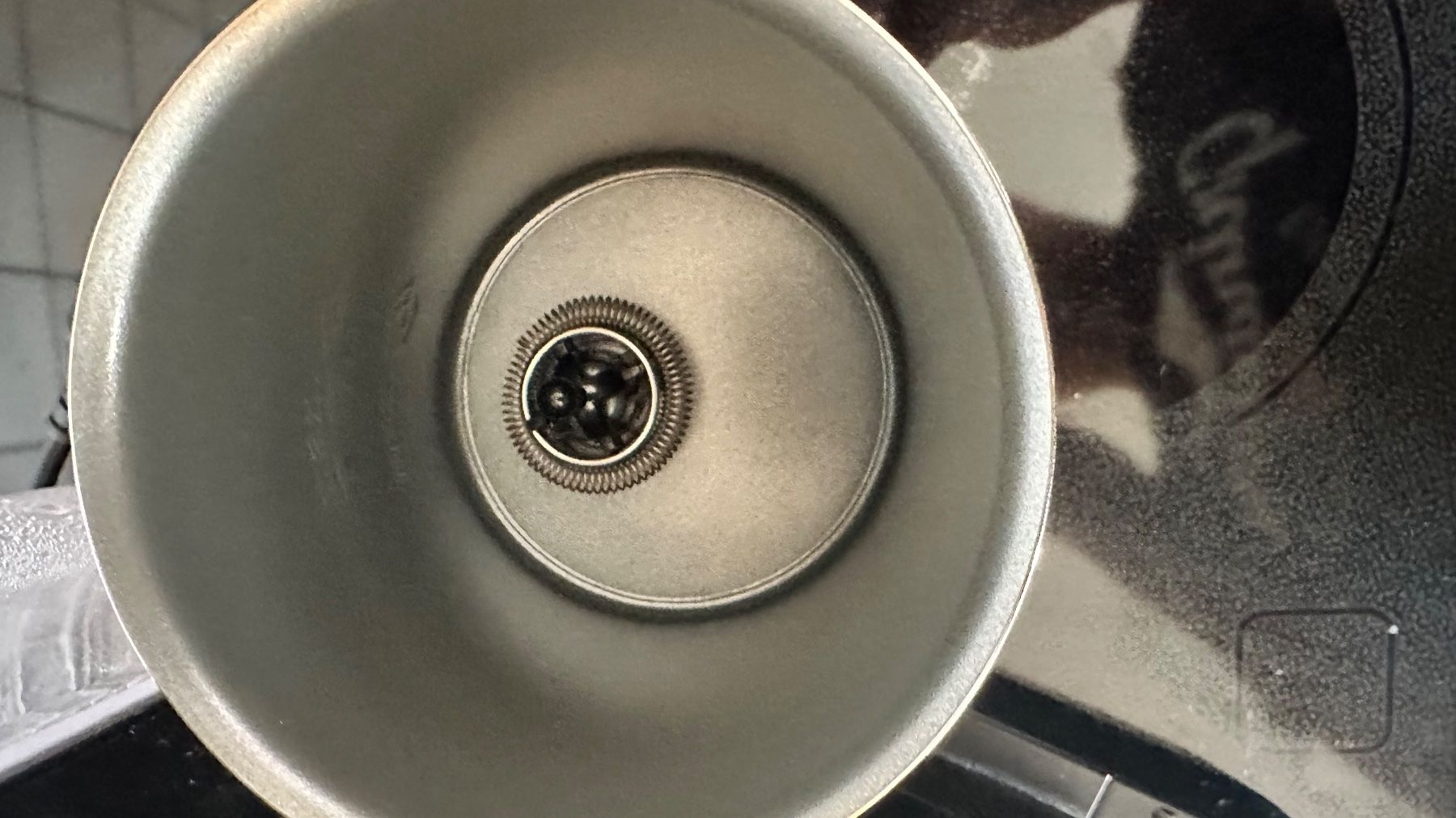 Nespresso Machines à café & Machines à expresso: Nespresso Kaffeemaschine mit Milchschäumer – D'occasion à Weggis par ang_72ll 2