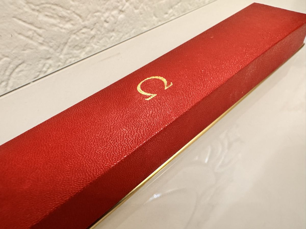 Schmuckkästen: Omega Accessory Box, Red Velvet Lining, Used Condition – Gebraucht aus Zürich von 613_g8jy 2